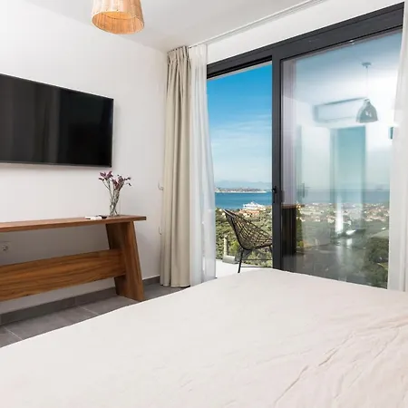 Hillside - Thea Vila